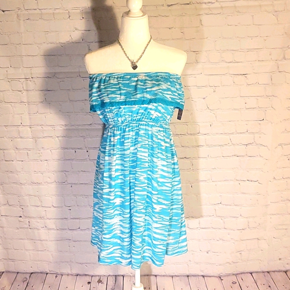 NWT Strapless Ruffle with Crochet Trim Dress